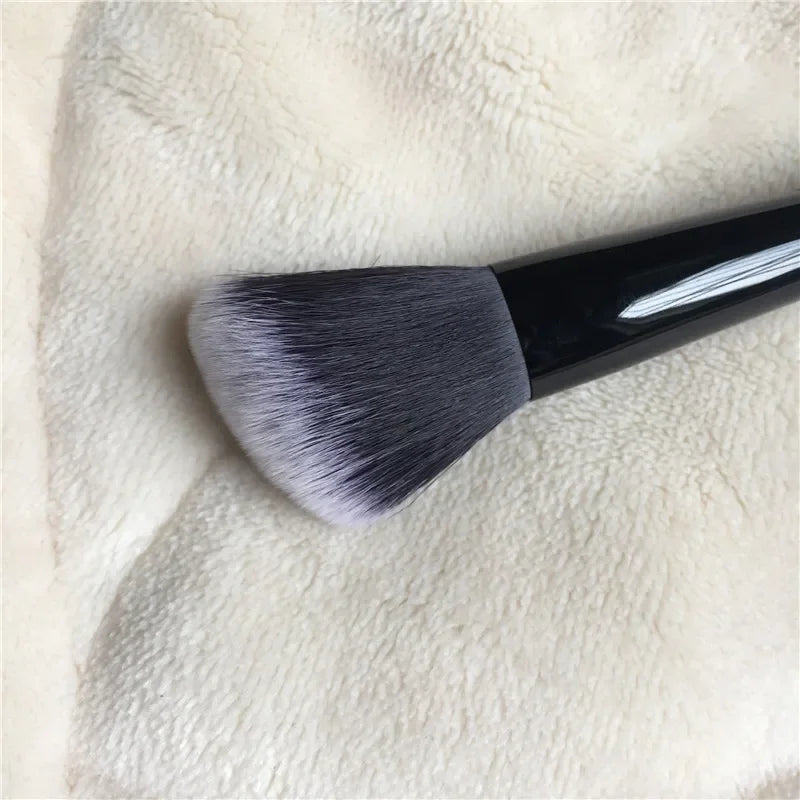 Brocha para Contorno Facial Clakos